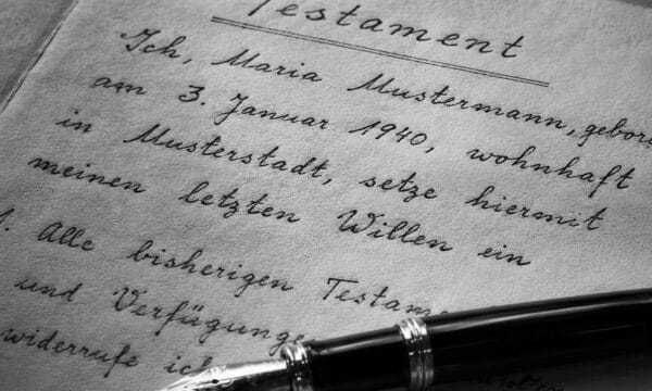 Erbschein, Erbenstellung und Erbausschlagung